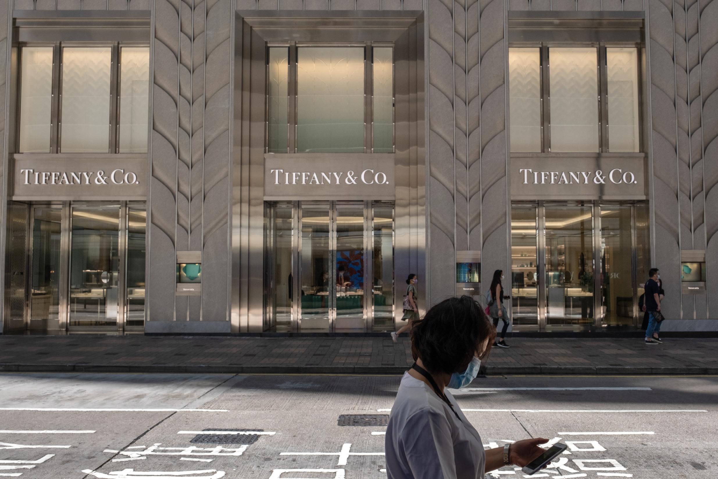 LVMH backs out of Tiffany acquisition over U.S. tariffs