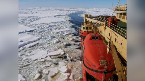 A view of the sea ice from the Nathaniel B. Palmer icebreaker on the way to Thwaites Glacier.