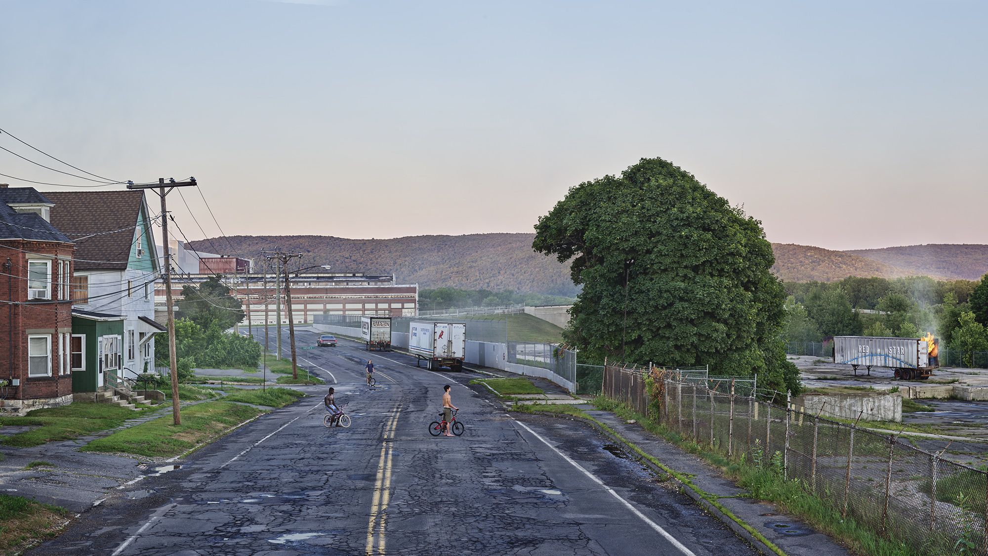 RESTRICTED 02 gregory crewdson photography eclipse of moths