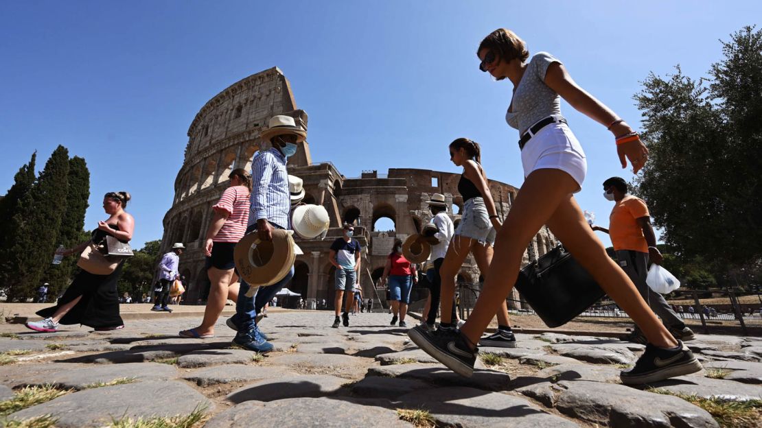 Many foreign tourists have stayed away from Italy this year.