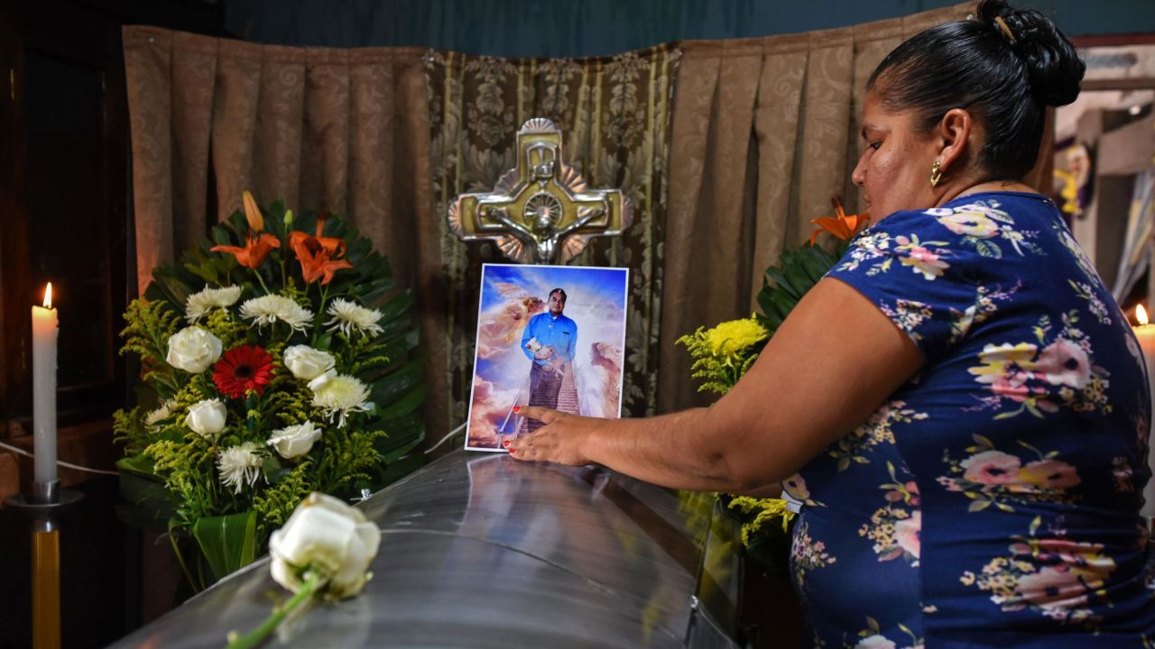 A woman mourns murdered Mexican journalist Julio Valdivia Rodríguez in Tezonapa, Mexico, on September 10, 2020.