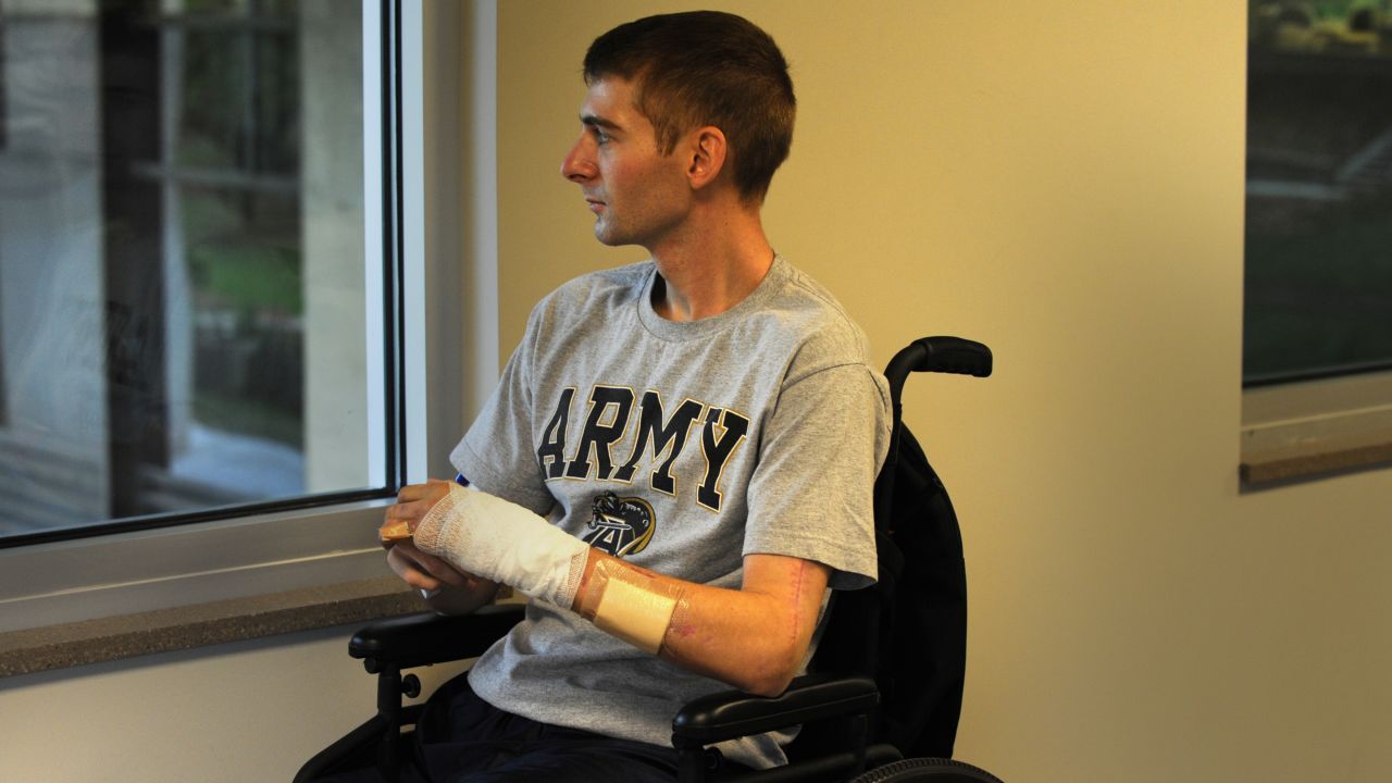 Dan Berschinski at Walter Reed Army Hospital in Washington in 2009.