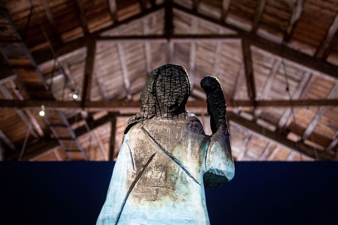 Melania Trump bronze replaces wooden statue damaged by arsonists CNN