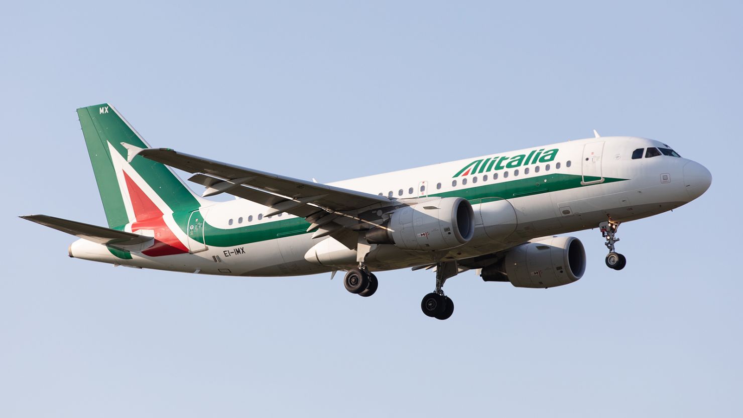 An Alitalia Airbus A319 lands at London Heathrow Airport, England on Monday 14th September 2020.  (Photo by Robert Smith/MI News/NurPhoto via Getty Images)