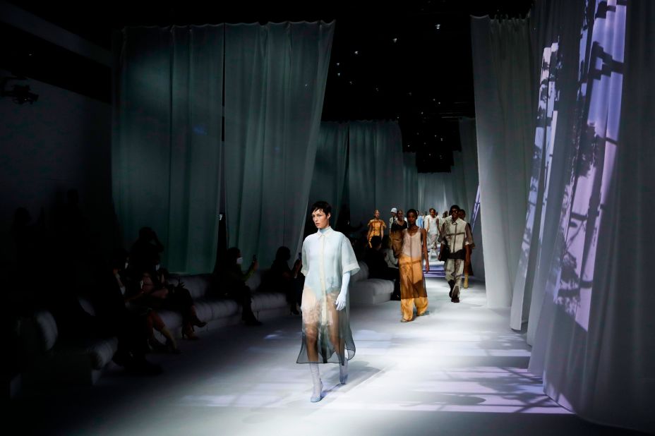 The Row Spring/Summer 2020 Ready-To-Wear Runway Show Review