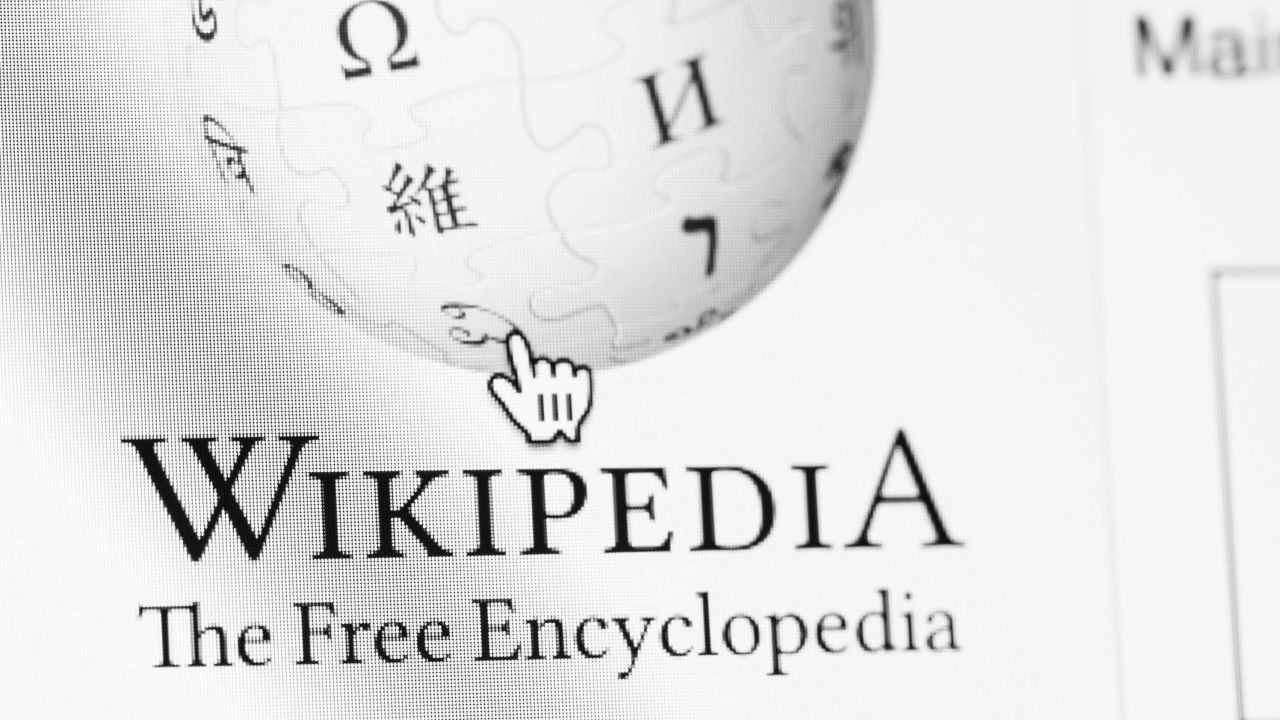 Wikipedia desktop STOCK