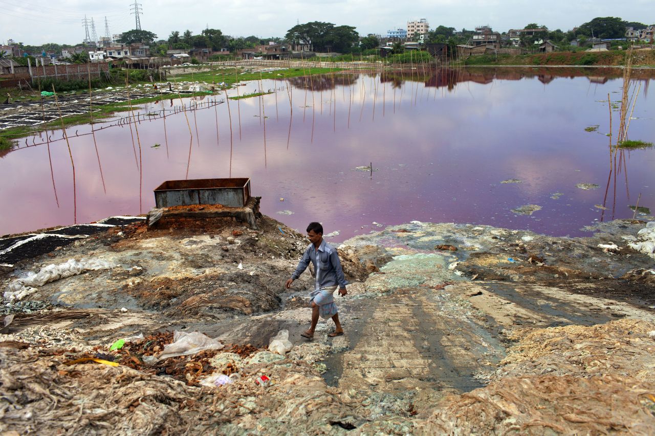 Untreated toxic waste from tanneries pollute the water of Dhaka's Hazaribagh area in October 2013. 