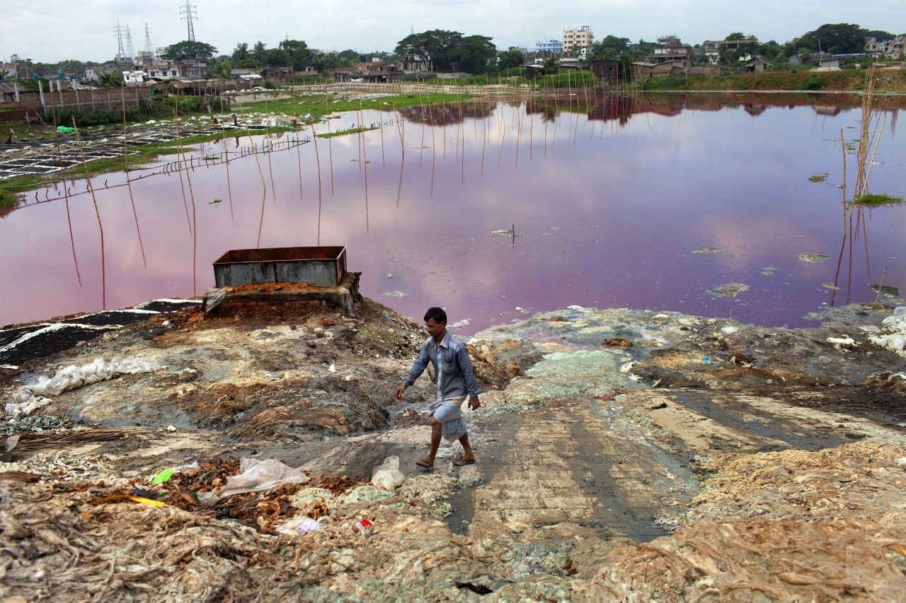Untreated toxic waste from tanneries pollute the water of Dhaka's Hazaribagh area in October 2013.