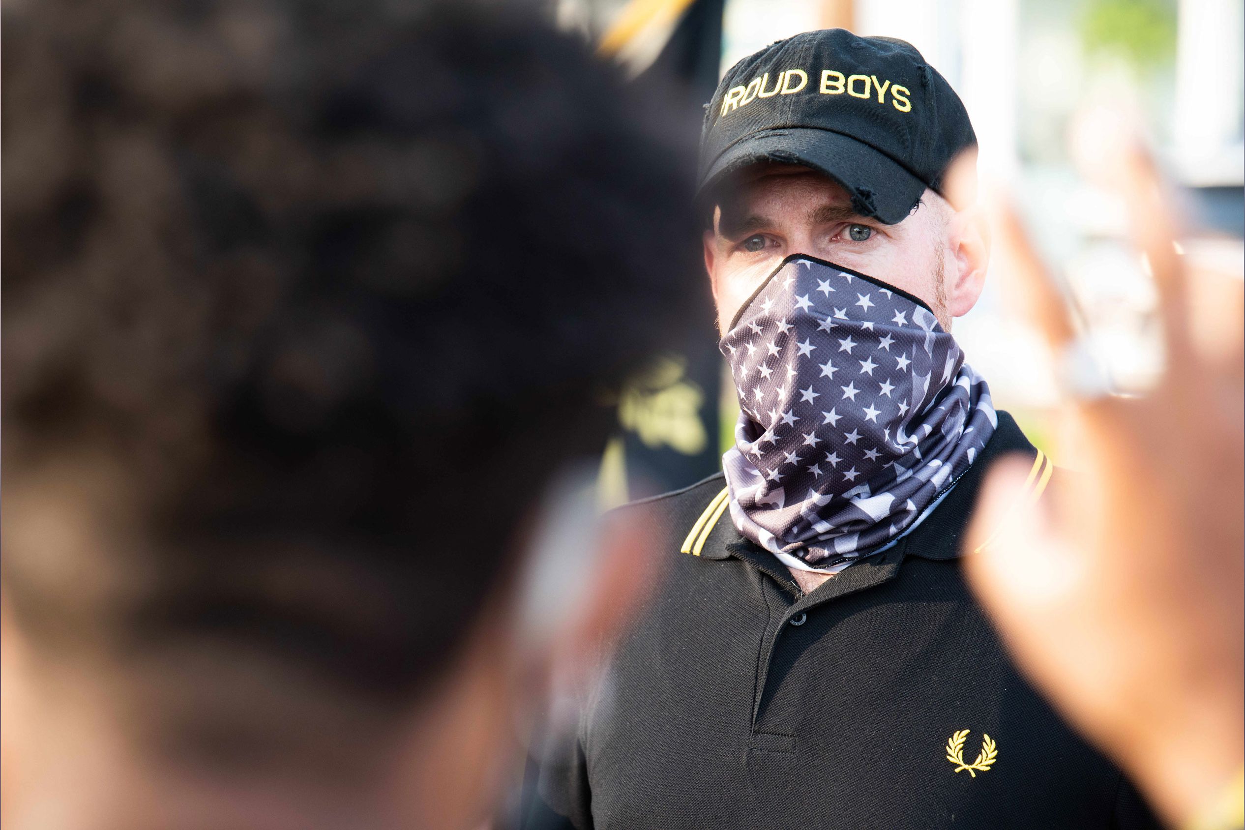 nog een keer Infrarood Mantsjoerije Fred Perry stops selling polo shirt associated with the 'Proud Boys' | CNN  Business