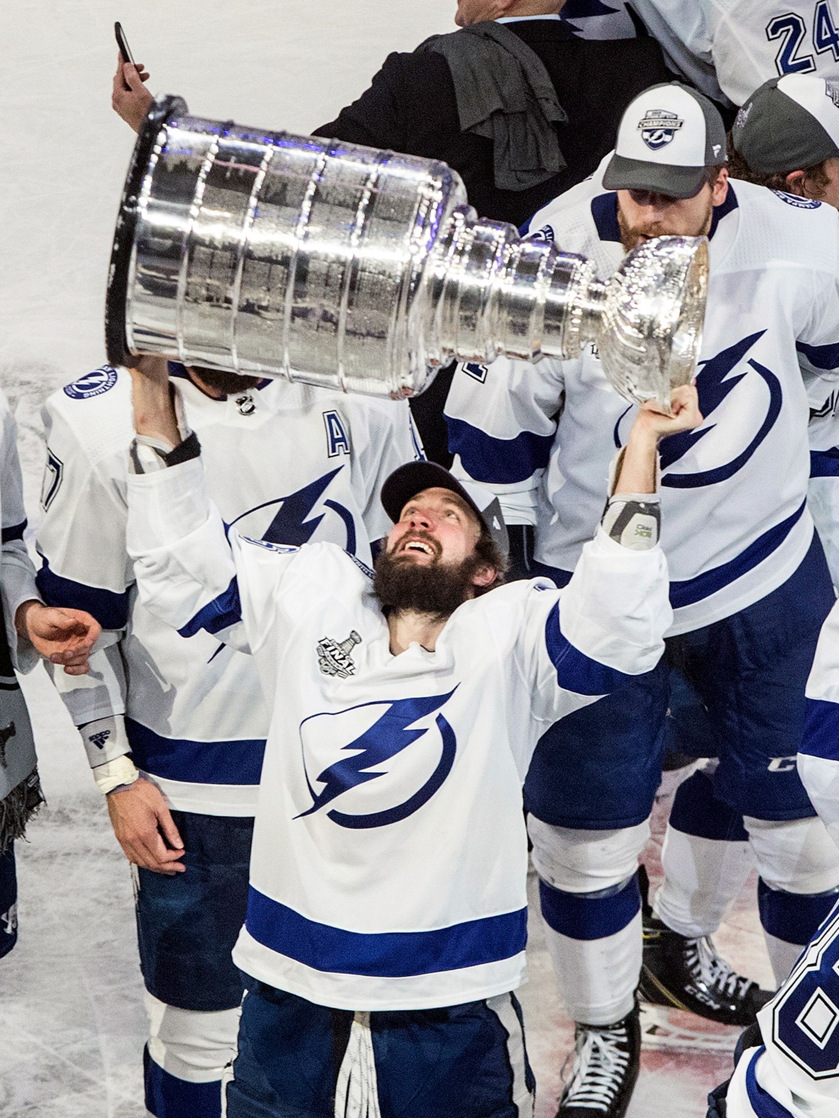 Tampa Bay Lightning win the NHL's Stanley Cup | CNN