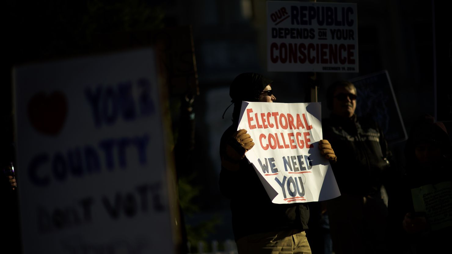 01 electoral college protest 2016