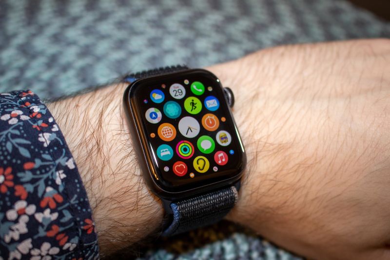 Apple Watch SE review: Entry-level & feature filled | CNN Underscored