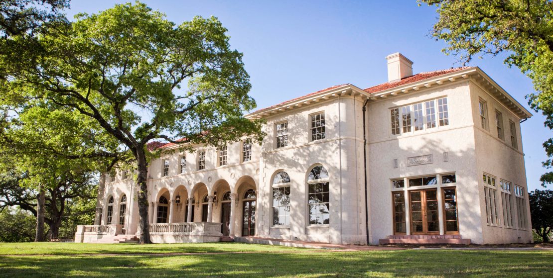 Commodore Perry Estate in Austin, Texas, opened in June 2020 as part of the Auberge Resorts Collection.