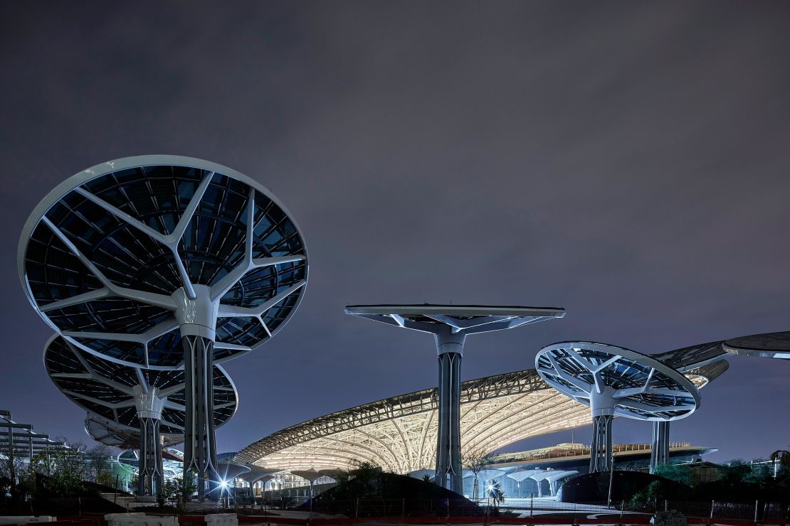 The Sustainability Pavilion, designed by Grimshaw Architects, features "energy trees" that rotate with the sun to capture solar energy. In 2018 the architects told CNN the pavilion will consume net-zero energy.