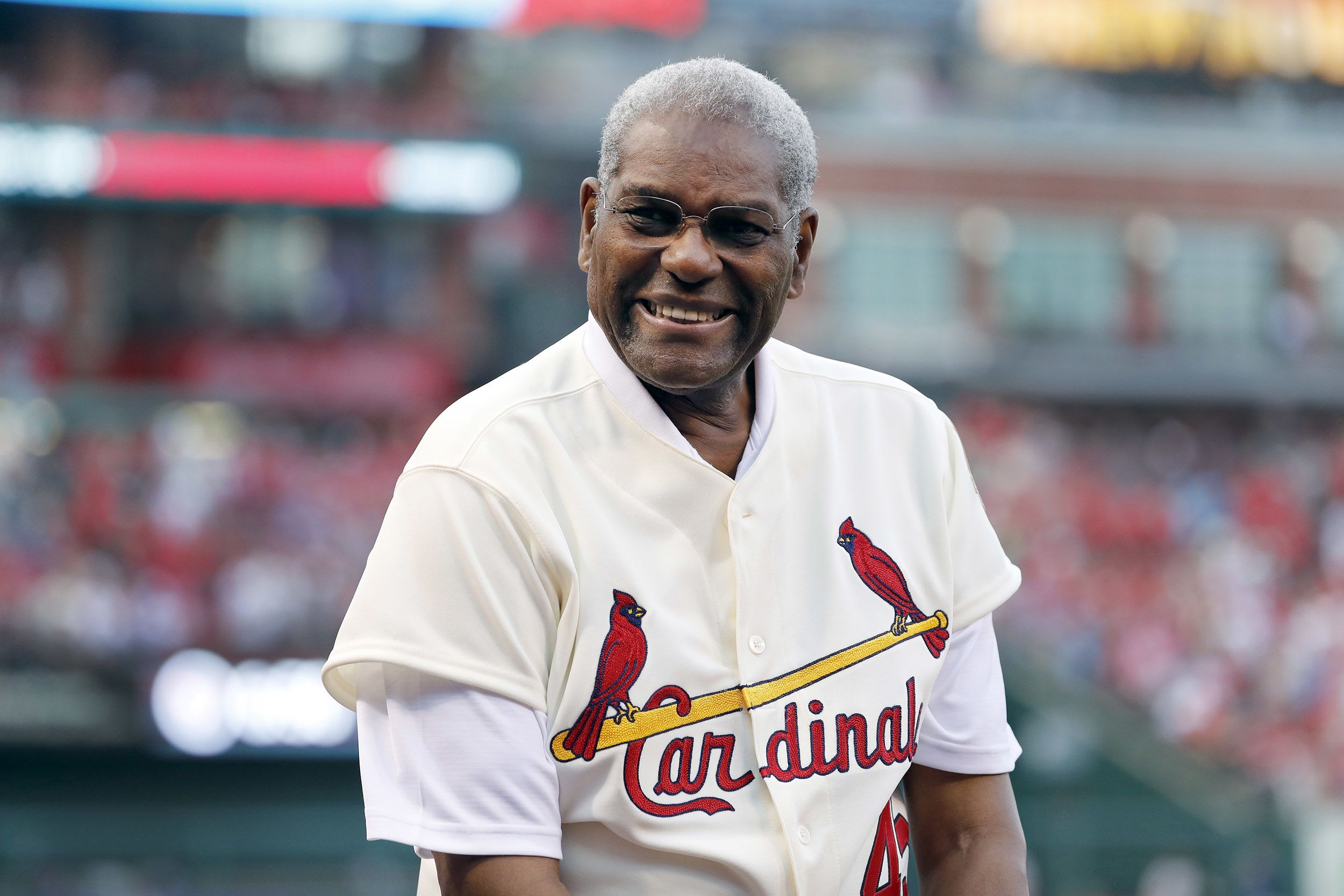Bob Gibson, Cardinals legend and Hall of Fame pitcher, dies at 84