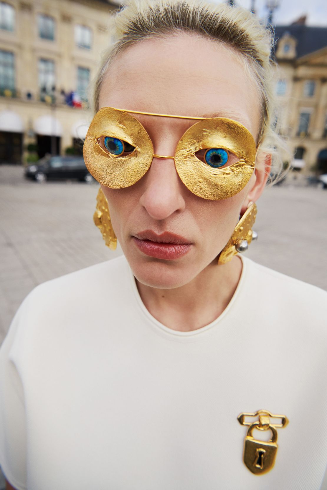 Paris Fashion Week 2021 dazzles visitors with glamor