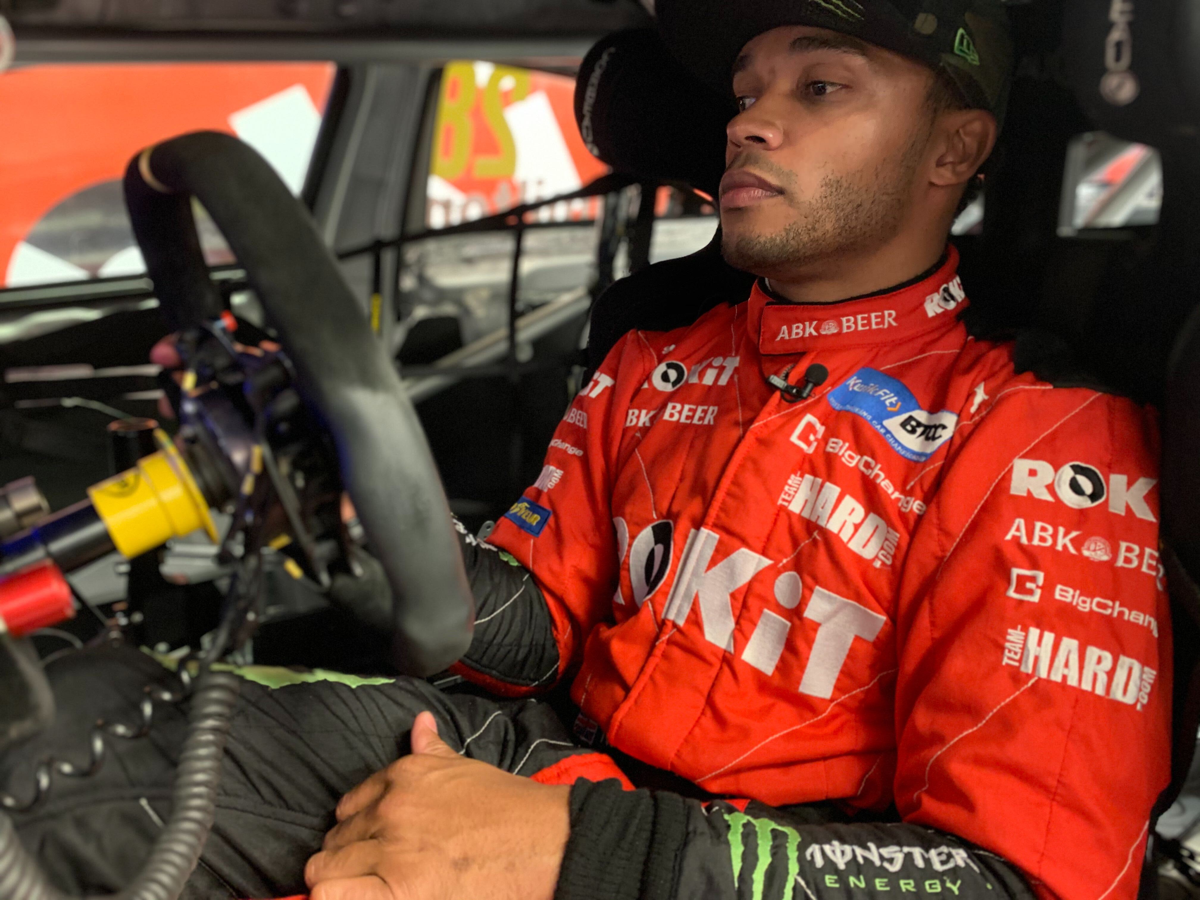 Hamilton's car has a hand clutch on the steering wheel and extra-wide accelerator and brake pedals, so that he does not need to fully extend his legs. The seat has been specially molded for his body.