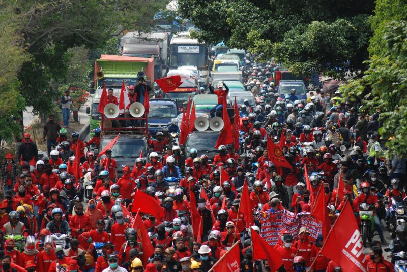 Indonesian Police Fire Water Cannons At Protesters Rallying Against ...