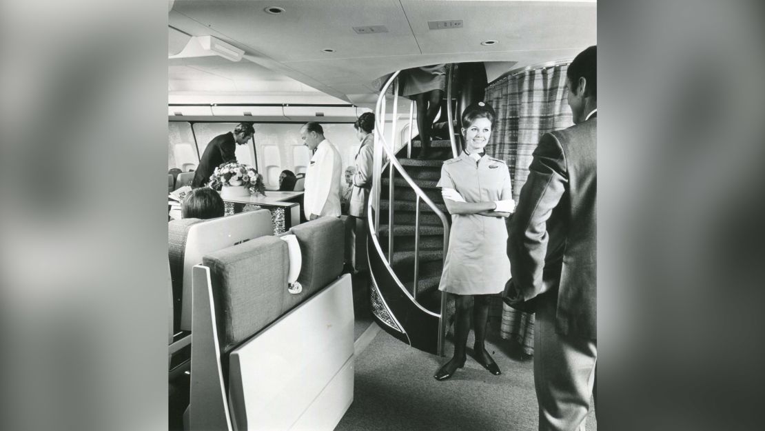 The original aircraft, which featured 27 First Class and 292 Economy seats, featured an upper deck containing a lounge.