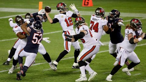 Brady throws a pass in the first quarter against the Bears.