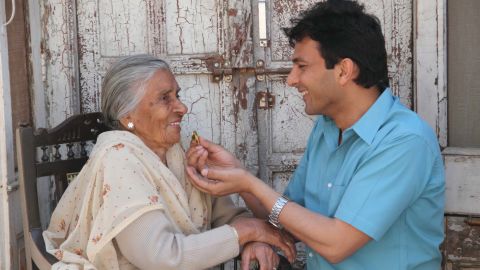 Vikas Khanna feeding his grandma for the last time in Amritsar, Punjab.