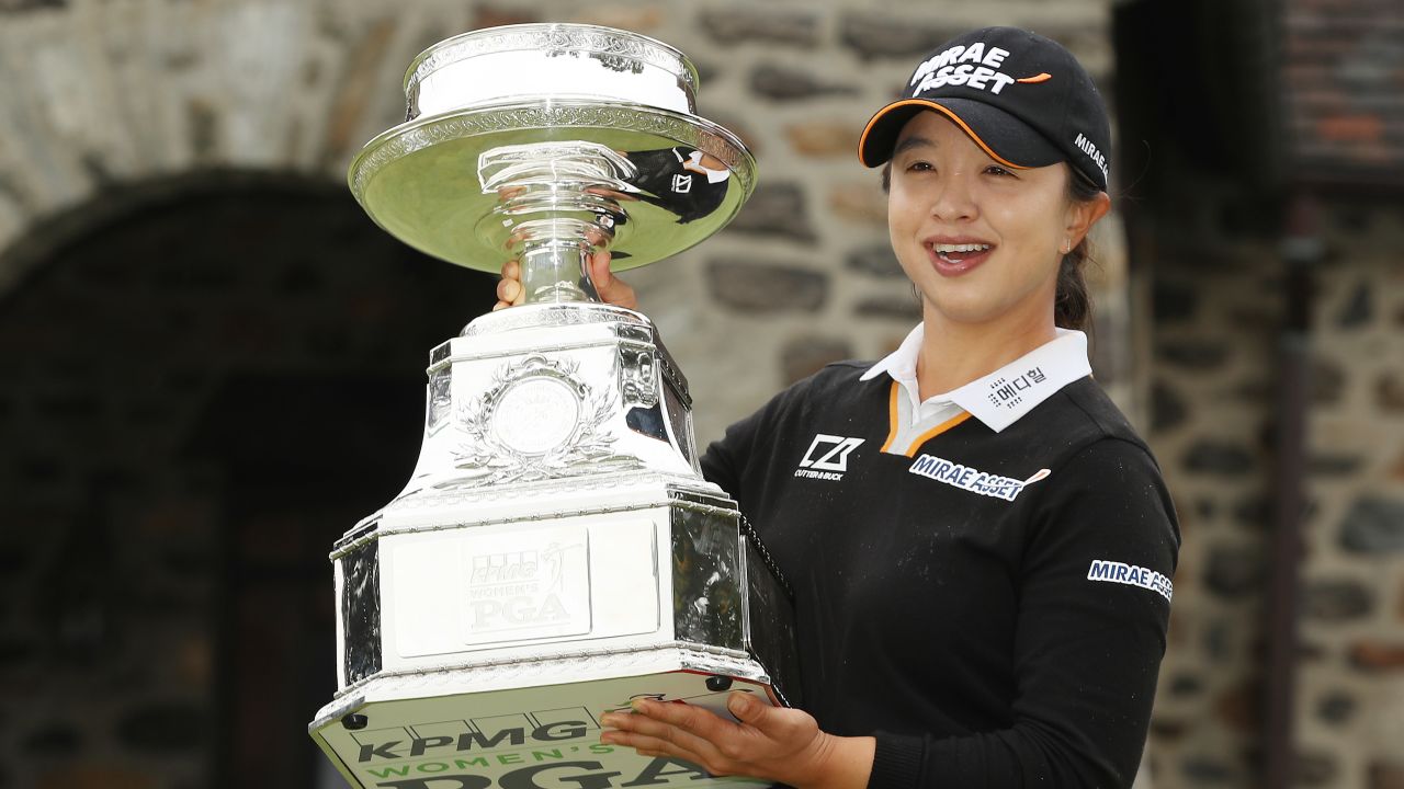 NEWTOWN SQUARE, PENNSYLVANIA - OCTOBER 11: Sei Young Kim of Korea poses with the trophy after winning the 2020 KPMG Women's PGA Championship at Aronimink Golf Club on October 11, 2020 in Newtown Square, Pennsylvania. (Photo by Patrick Smith/Getty Images)