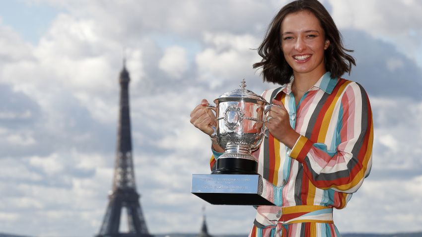 PARIS, FRANCE - OCTOBER 11: Iga Swiatek of Poland poses on the rooftop of les Galeries Lafayettes Rue de la Chaussee d'Antin with the Suzanne Lenglen Cup following her victory in the Women's Singles Final against Sofia Kenin of The United States of America on day fifteen of the 2020 French Open on October 11, 2020 in Paris, France. (Photo by Clive Brunskill/Getty Images)