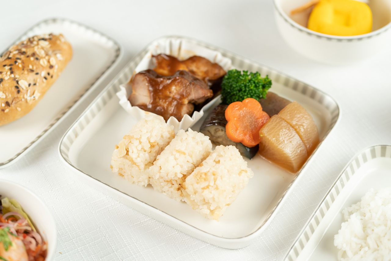 Special menus will correspond with each cabin class.