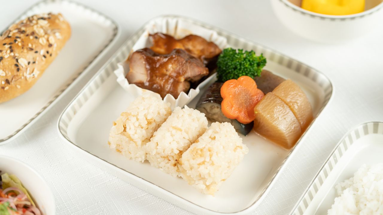 Special menus will correspond with each cabin class.