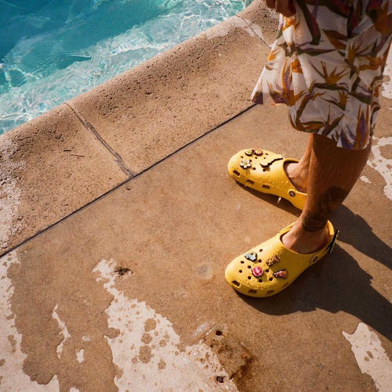 Dark discount yellow crocs