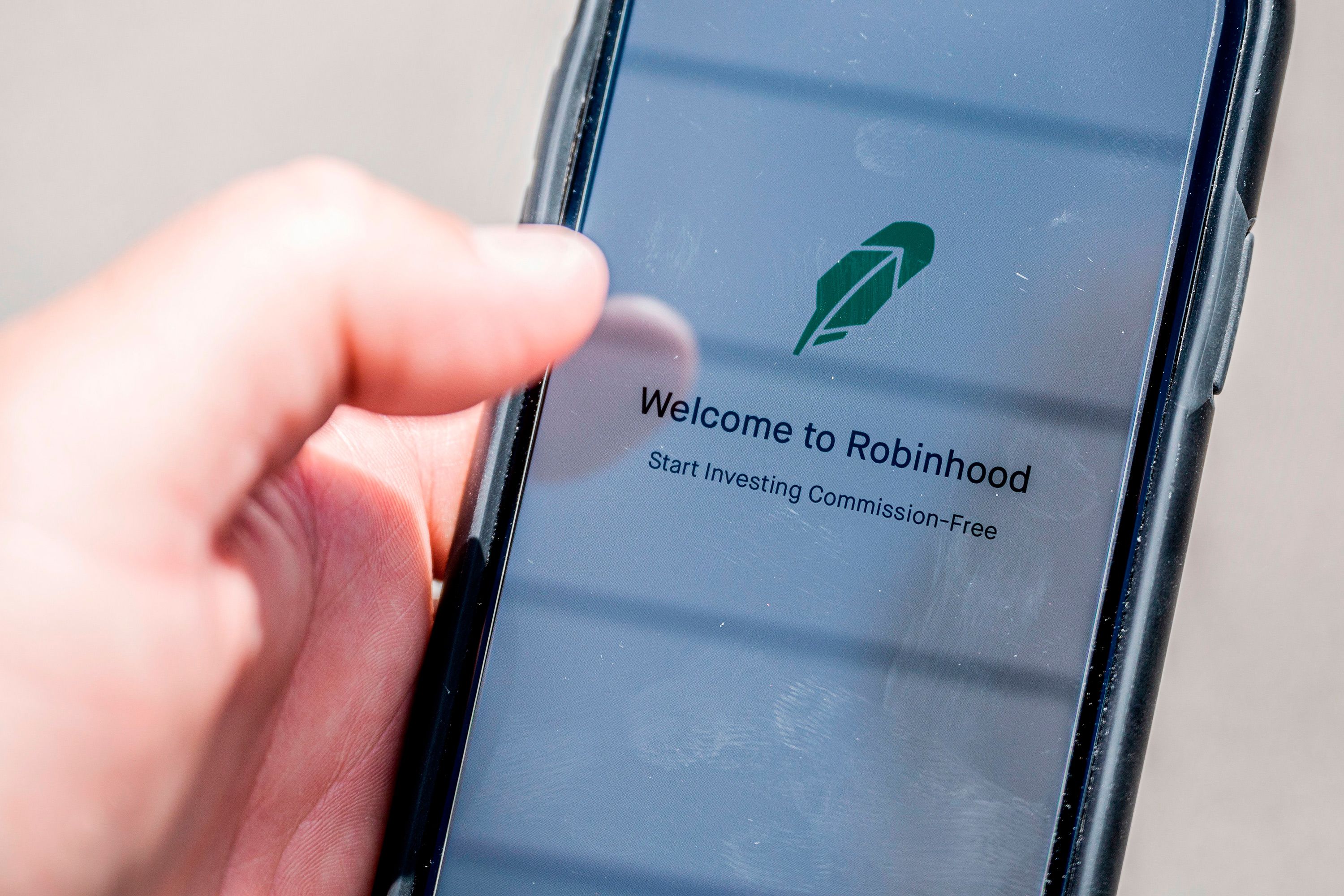 Retail trading app Robinhood makes its Wall Street debut on the