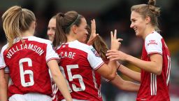 BOREHAMWOOD, ENGLAND - OCTOBER 18: Vivianne Miedema of Arsenal celebrates with teammates after scoring her team's fifth goal during the Barclays FA Women's Super League match between Arsenal Women and Tottenham Hotspur Women at Meadow Park on October 18, 2020 in Borehamwood, England. Sporting stadiums around the UK remain under strict restrictions due to the Coronavirus Pandemic as Government social distancing laws prohibit fans inside venues resulting in games being played behind closed doors. (Photo by Catherine Ivill/Getty Images)