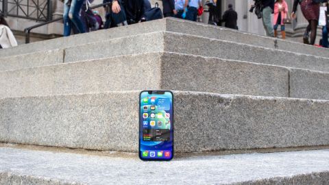 6-underscored iphone 12 review