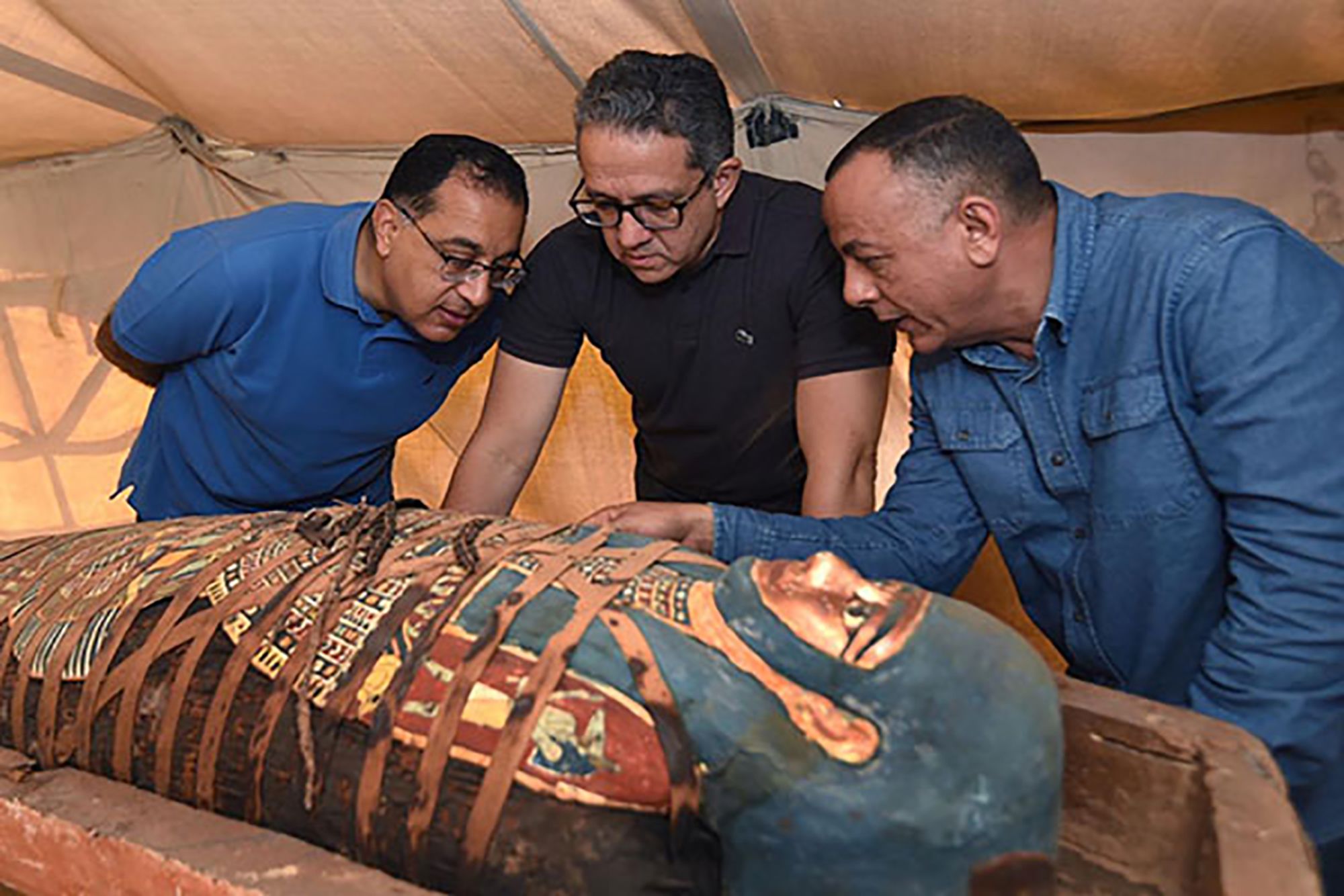 04 egyptian sarcophagi discovery