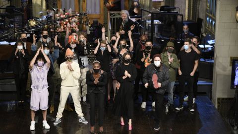 The cast of 'Saturday Night Live' takes a bow following the Issa Rae-hosted episode of the NBC sketch show.=
