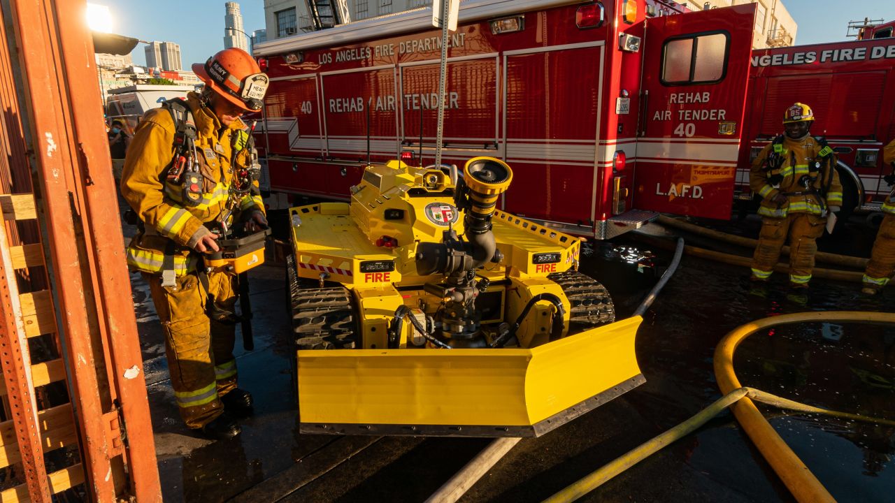 01 firefighting robot LA