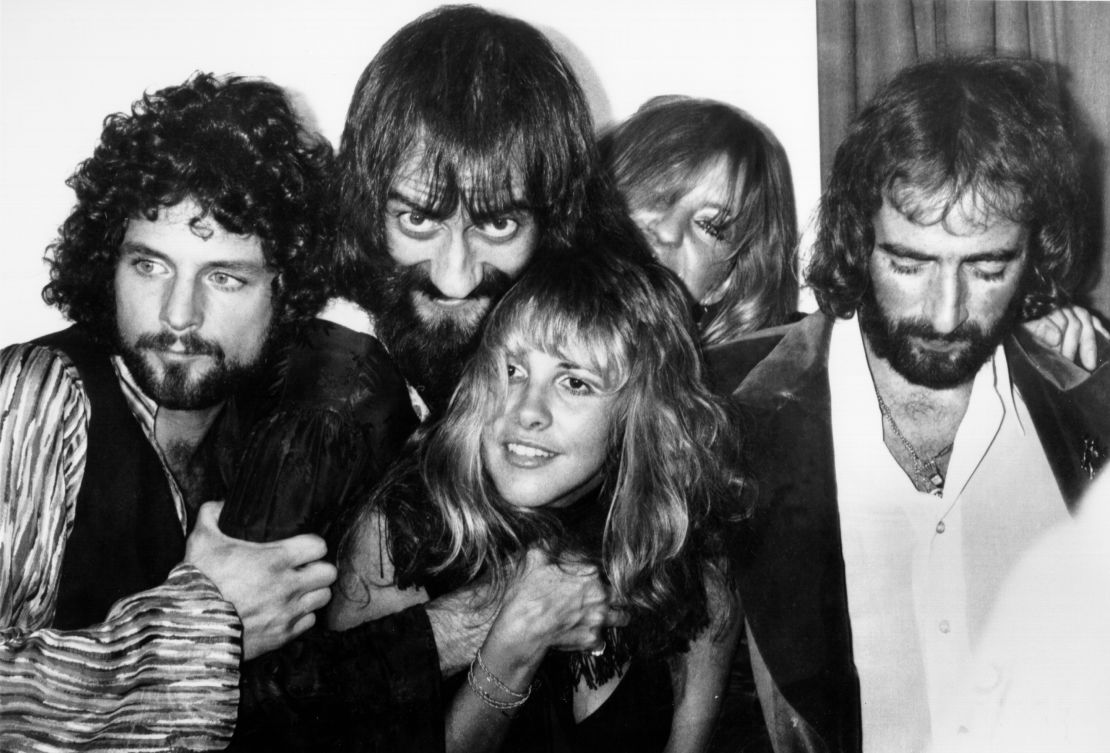 Fleetwood Mac, Stevie Nicks, Lindsey Buckingham, Christine McVie, John McVie and Mick Fleetwood backstage at the Los Angeles Rock Awards on September 1, 1977. (Photo by Richard Creamer/Michael Ochs Archives/Getty Images) 