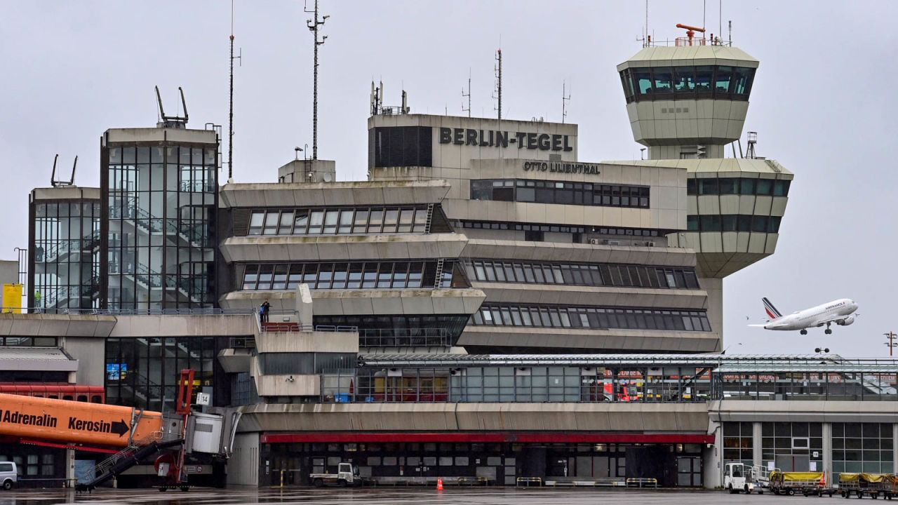 <strong>The joy of hex: </strong>Tegel's 1970s terminal building was designed around a series of hexagons that connected check-in desks directly to departure gates. 