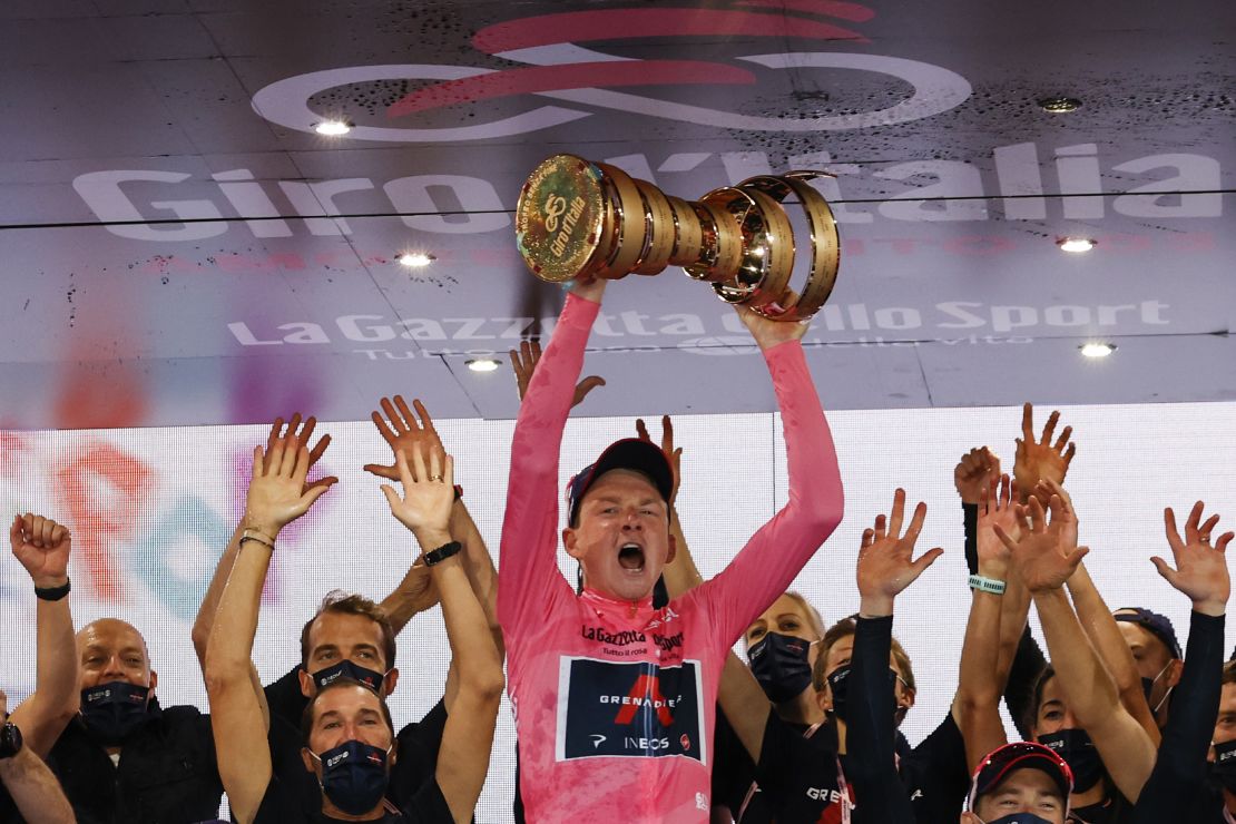 Geoghegan Hart celebrates winning the 2020 Giro d'Italia.