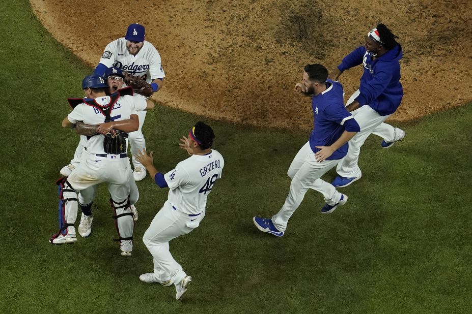 Dodgers win 1st World Series since '88, beat Tampa Bay in Game 6