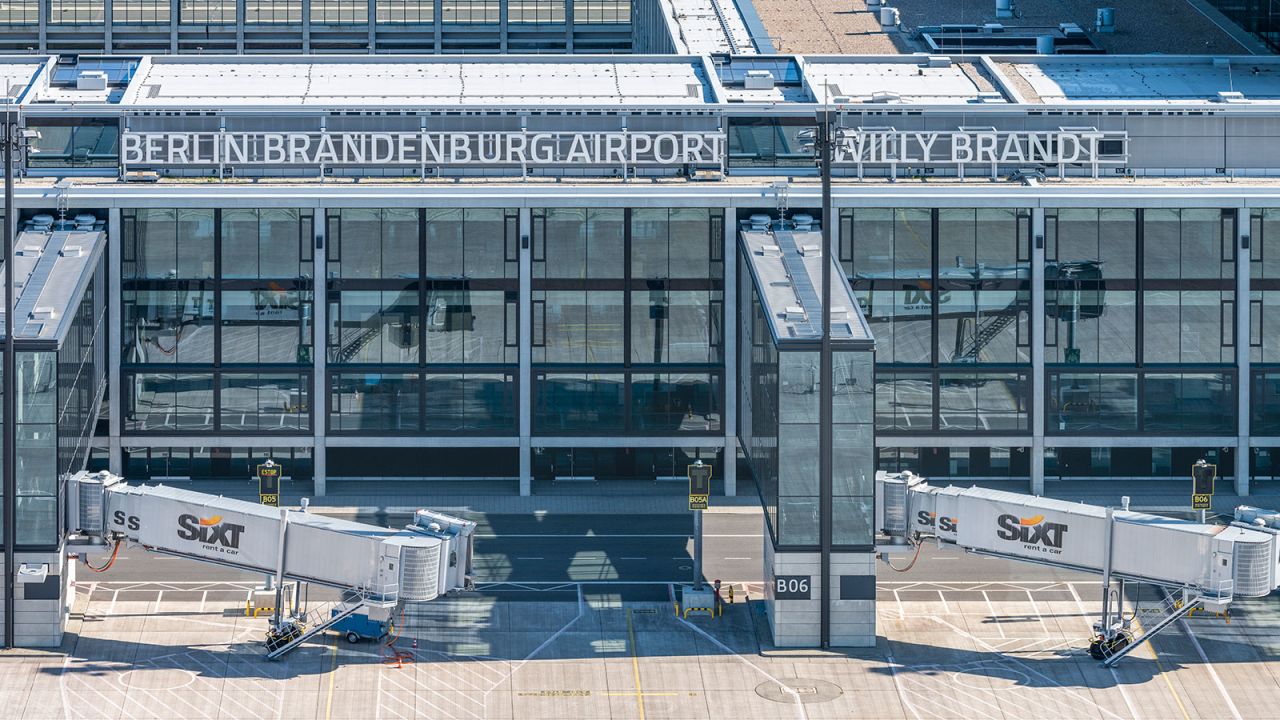 <strong>Aviation crisis:</strong> Airports trade body <a href="https://www.aci-europe.org/media-room/279-almost-200-european-airports-facing-insolvency-in-coming-months.html" target="_blank" target="_blank">Europe ACI</a> issued a warning in October that nearly 200 airports across Europe risk going bust within months. 