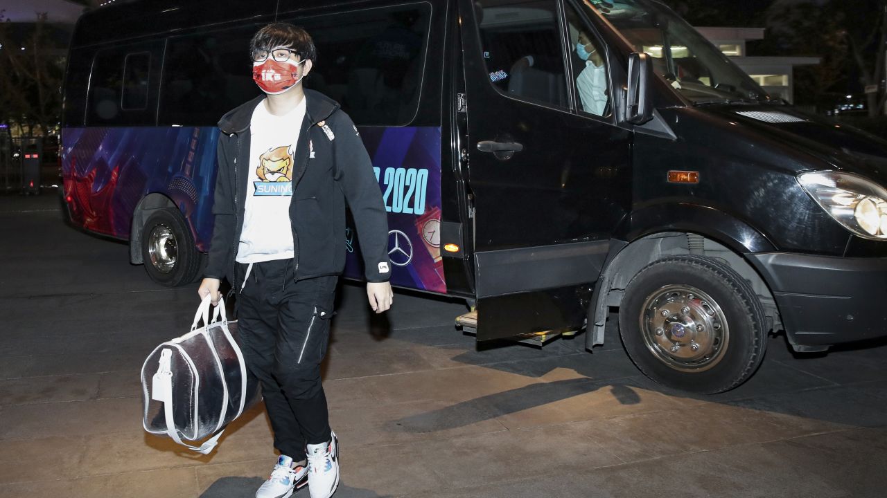 A player arrives at the League of Legends World Championship.