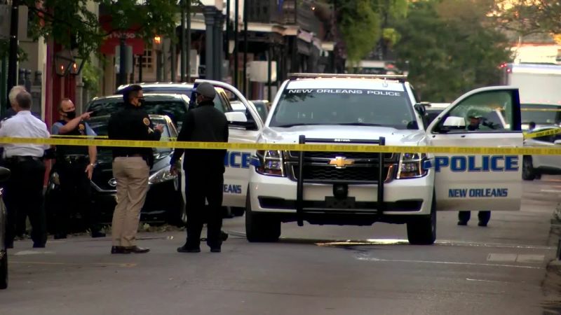 New Orleans Police Officer On Patrol In French Quarter Shot In Face By ...