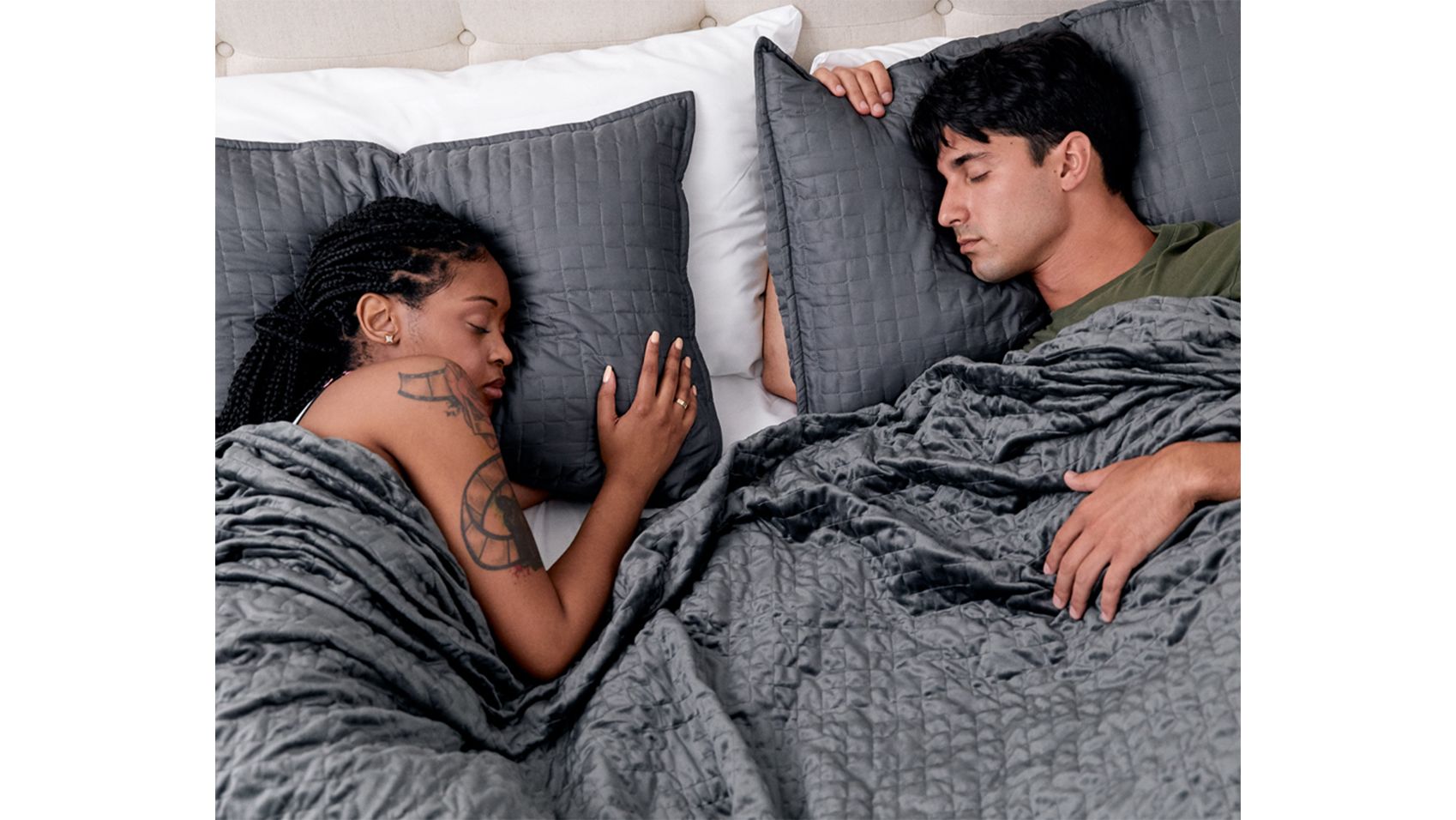 This Best-Selling Lightweight Blanket Has 112,700+ Five-Star Ratings