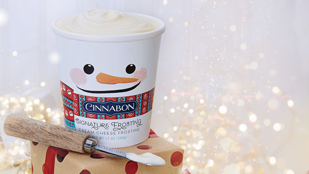 Cinnabon is selling cream cheese frosting by the pint.