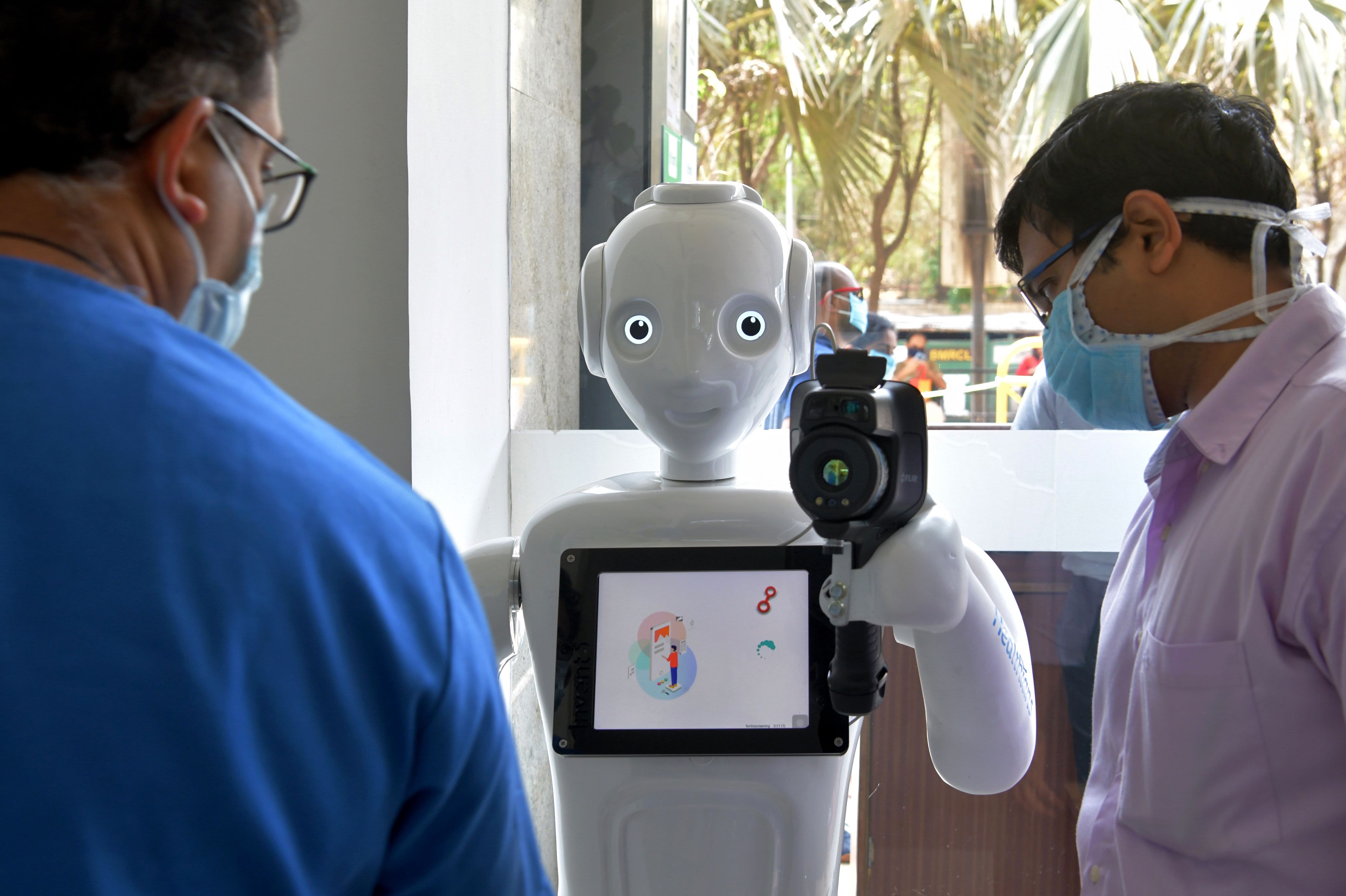 Mitra' the robot is helping India's Covid patients | CNN Business
