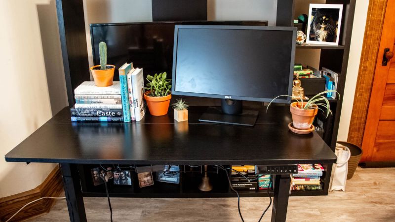 Cnn deals standing desk