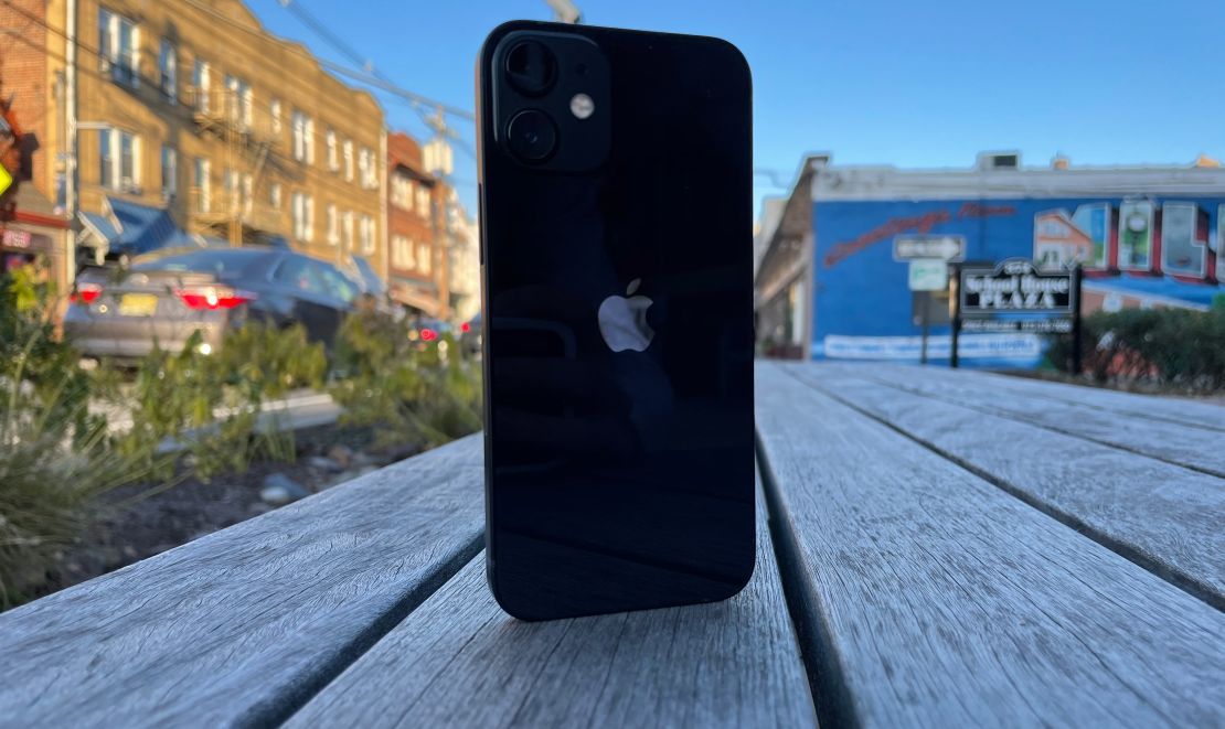 Test Apple iPhone 12 mini : notre avis complet - Smartphones