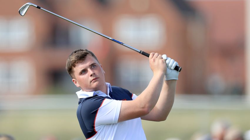 HOYLAKE, ENGLAND - SEPTEMBER 08: James Sugrue of the Great Britain and Ireland team plays his tee shot on the second hole in his match against Akshay Bhatia of the United States during the afternoon singles matches on the final day of the 2019 Walker Cup Match at Royal Liverpool Golf Club on September 08, 2019 in Hoylake, England. (Photo by David Cannon/Getty Images)