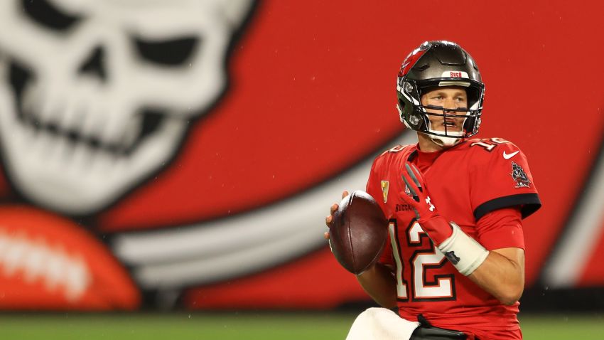 TAMPA, FLORIDA - NOVEMBER 08: Tom Brady #12 of the Tampa Bay Buccaneers looks to pass during the first half against the New Orleans Saints at Raymond James Stadium on November 08, 2020 in Tampa, Florida. (Photo by Mike Ehrmann/Getty Images)